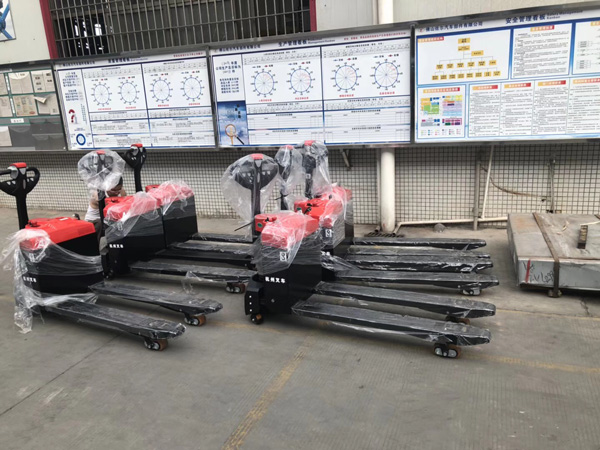 左爾汽配一次性采購6臺迷你二代搬運(yùn)車1 左爾汽配一次性采購6臺迷你二代搬運(yùn)車1