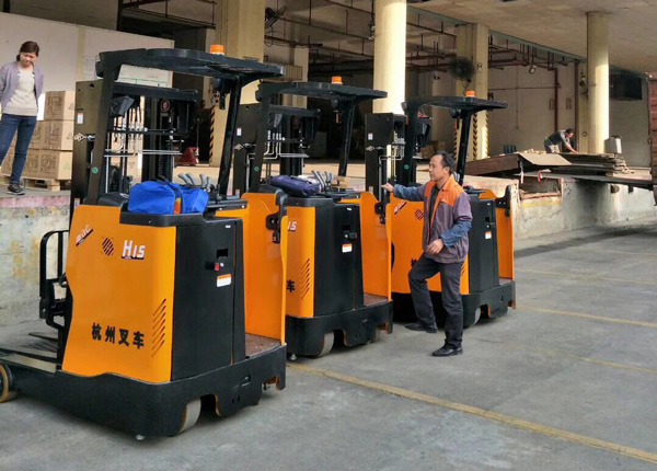 東莞美時(shí)家具采購杭州叉車案例 東莞美時(shí)家具采購杭州叉車案例