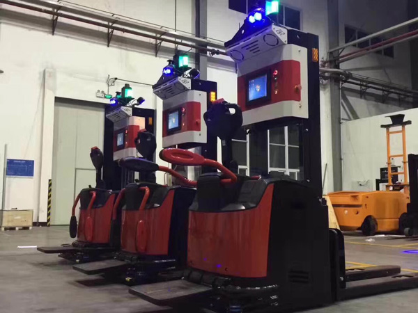 寶馬汽車(chē)工廠(chǎng)，杭叉AGV叉車(chē)智能搬運(yùn)強(qiáng)勢(shì)進(jìn)駐！