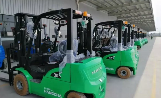 想在常州租個(gè)叉車？看這里，杭叉租賃有各類型叉車！