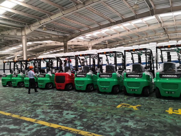 鋰電叉車交貨 鋰電叉車交貨