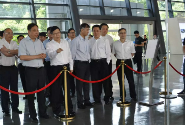 為什么說(shuō)杭叉是個(gè)偉大的企業(yè)？杭州市市長(zhǎng)也來(lái)走訪調(diào)研！