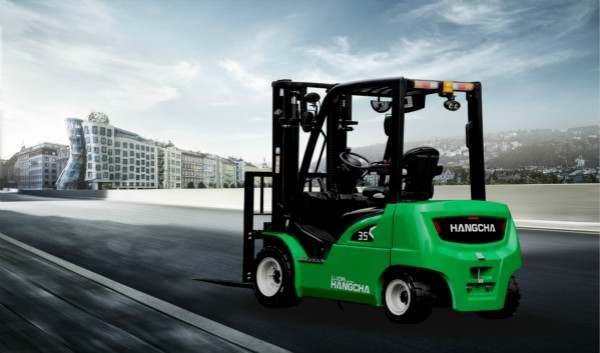 給你一個選擇鋰電池叉車的理由：從電池開始，我就與眾不同了！