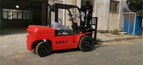 內(nèi)燃叉車(chē) 內(nèi)燃叉車(chē)